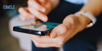 It’s time for journalists to stop tweeting: Peter Menzies in The Hub